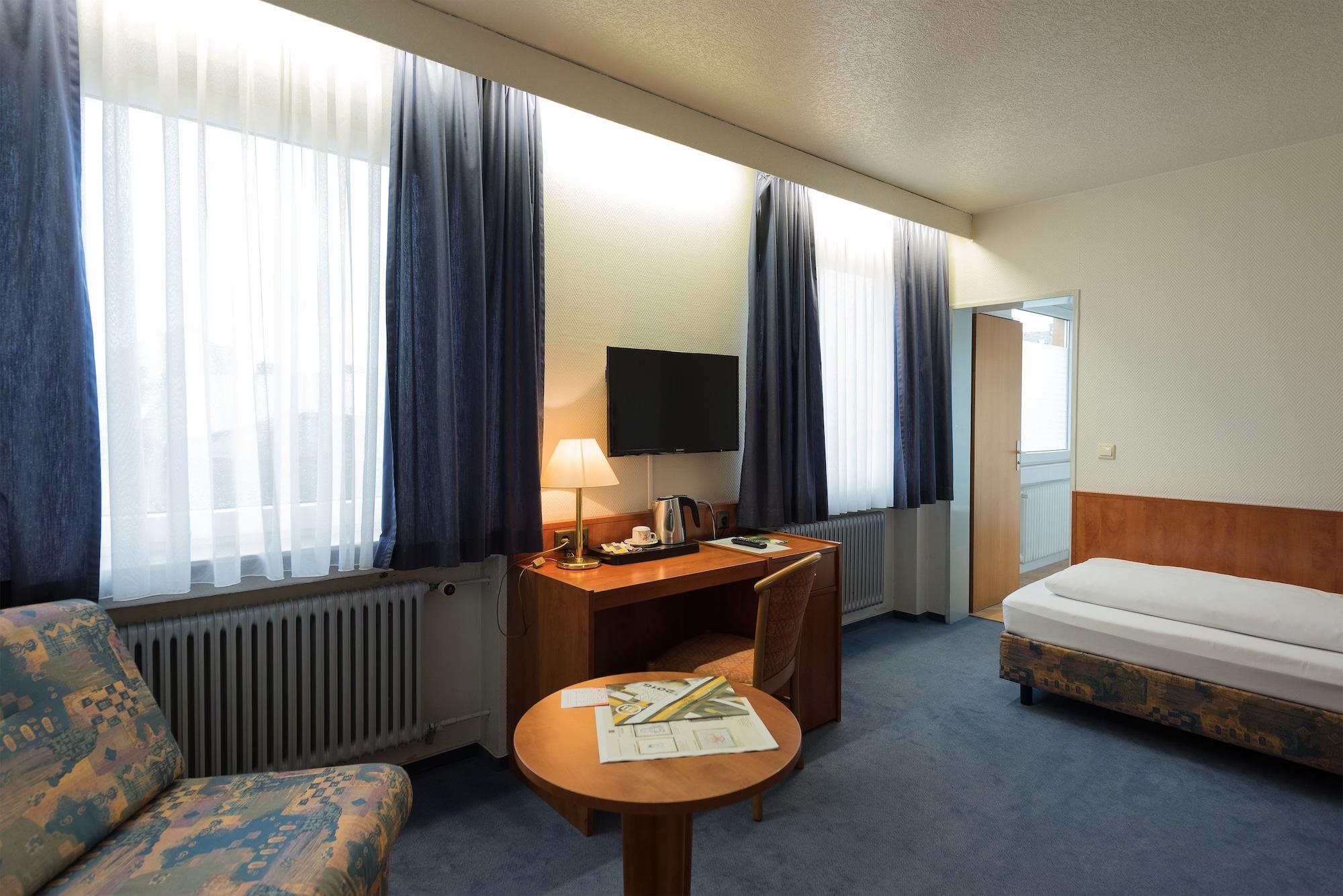 Tagungshotel Hoechster Hof Франкфурт на Майн Екстериор снимка