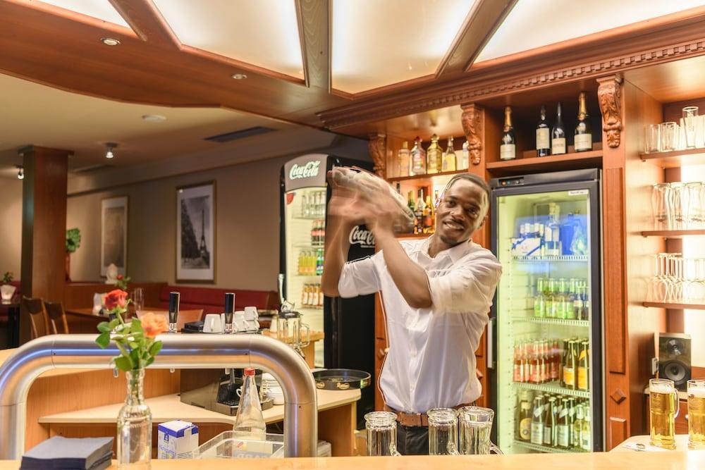 Tagungshotel Hoechster Hof Франкфурт на Майн Екстериор снимка