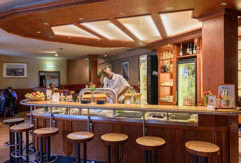 Tagungshotel Hoechster Hof Франкфурт на Майн Екстериор снимка