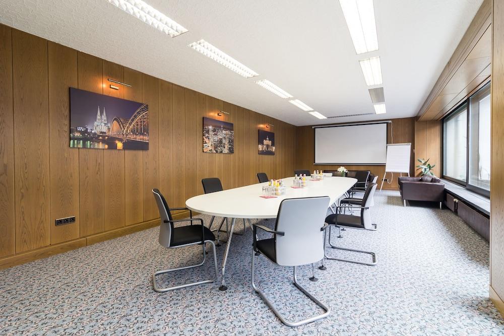 Tagungshotel Hoechster Hof Франкфурт на Майн Екстериор снимка