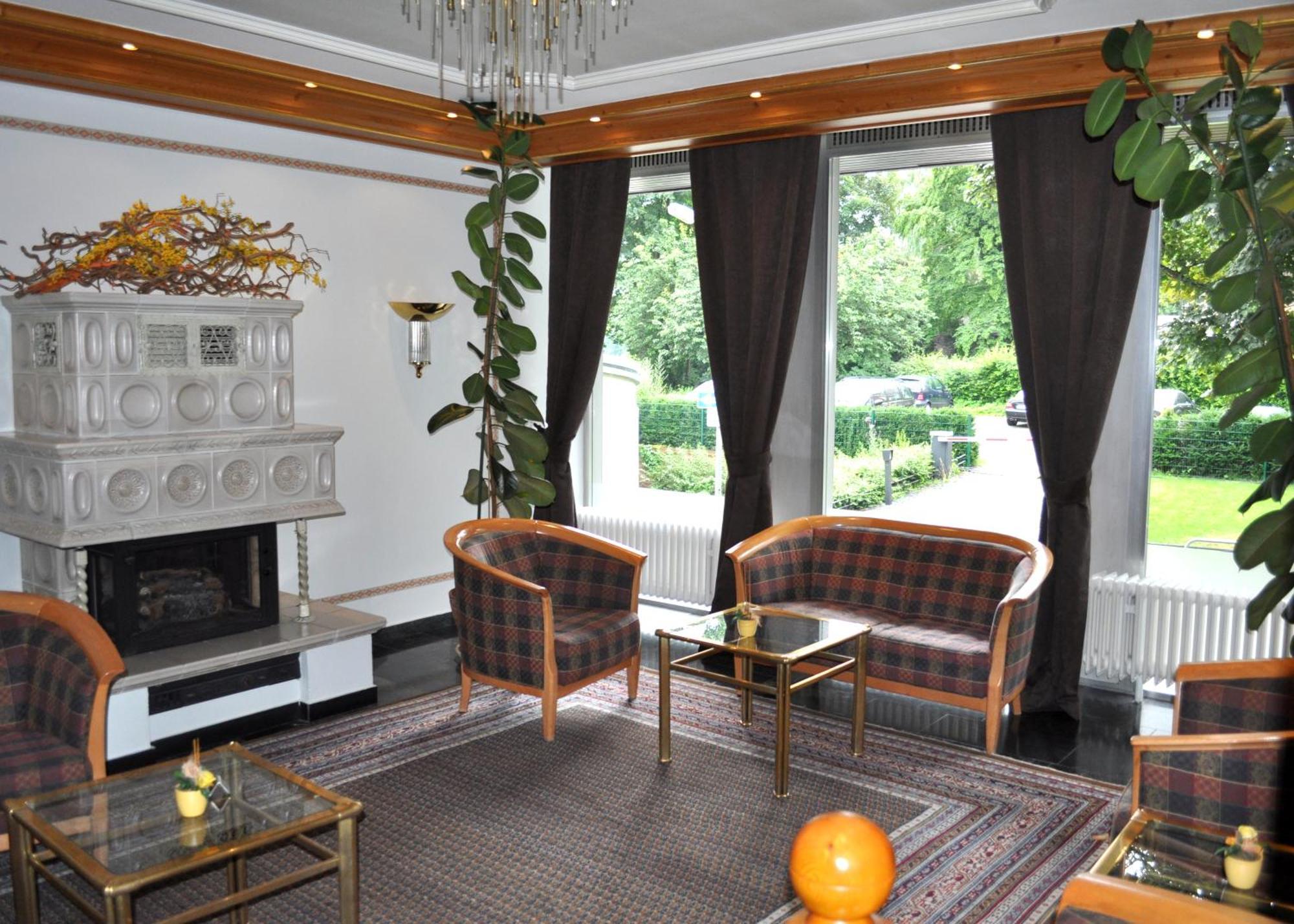 Tagungshotel Hoechster Hof Франкфурт на Майн Екстериор снимка
