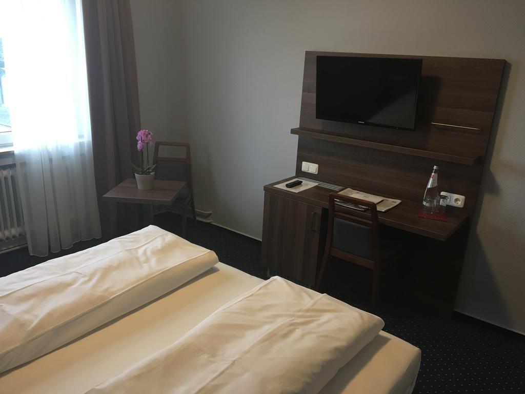Tagungshotel Hoechster Hof Франкфурт на Майн Екстериор снимка