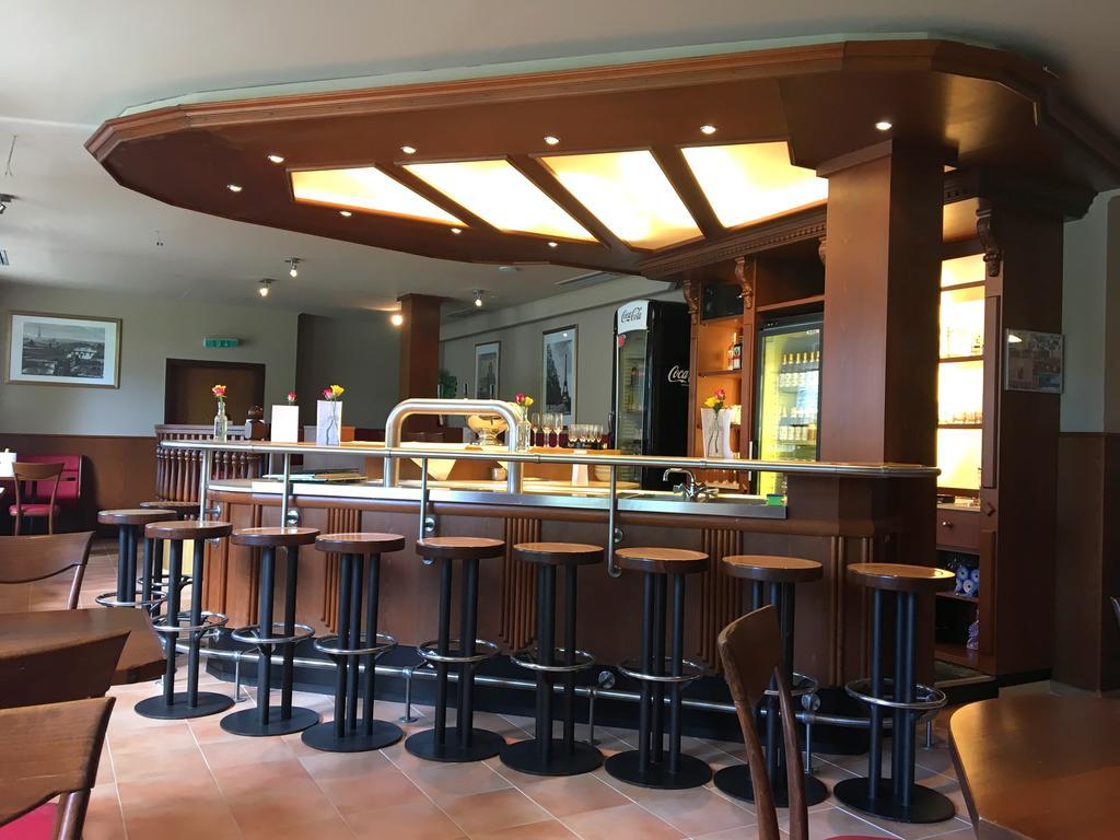 Tagungshotel Hoechster Hof Франкфурт на Майн Екстериор снимка